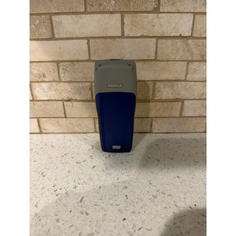 Nokia 1100‎ Cell Phone Rare Collectors Item